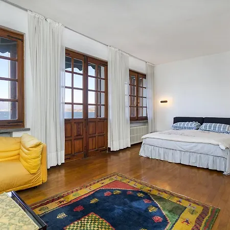 Sleeps 13 Air Con Wifi * Ispra
