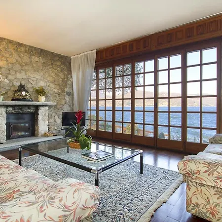 Sleeps 13 Air Con Wifi Villa